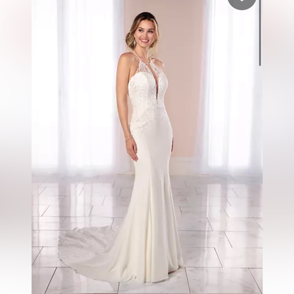 Gorgeous Stella York Wedding Gown